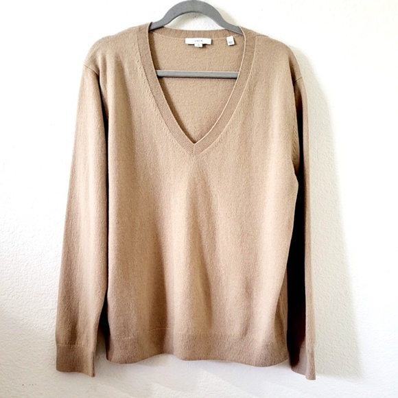 $348 Unworn Vince Weekend Cashmere V-Neck Sweater in Camel - Picture 6 of 10